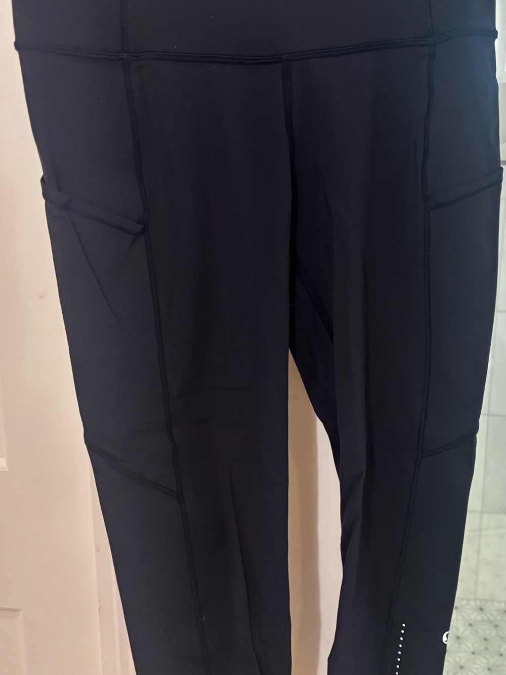 lululemon athletica Navy Women's Pocket cropped Leggings